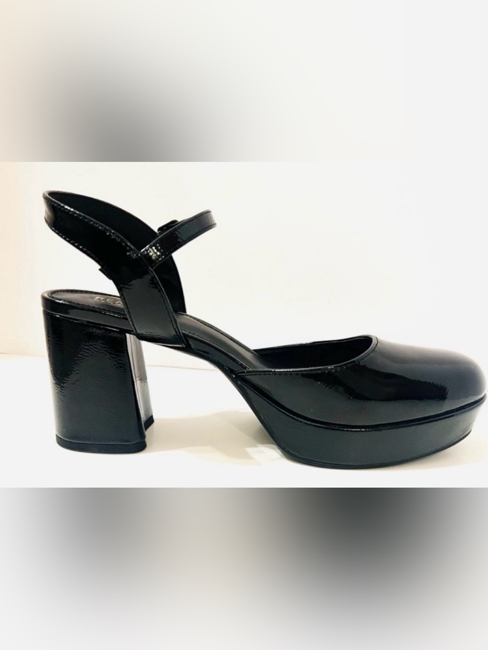 Kenneth Cole Reaction Indya platform pumps in black patent leather. 9.5 NWOB